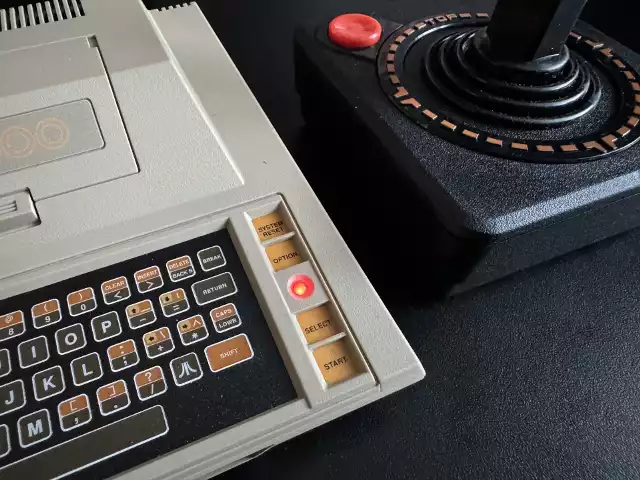 Nowa miniaturka Atari jest bardzo ciekawa, jednak nie idealna.