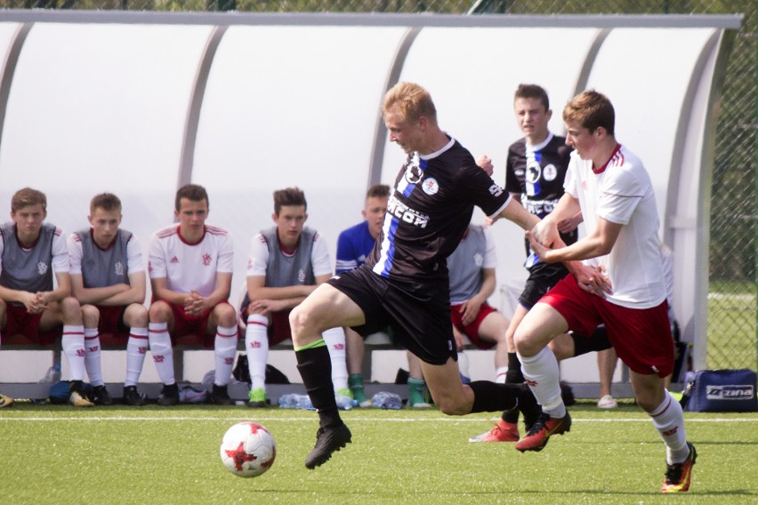 Centralna Liga Juniorów. ŁKS Łódź - AKS SMS Łódź 3:0. Pochwały PZPN, przebrany prezes, rady mistrza [ZDJĘCIA]