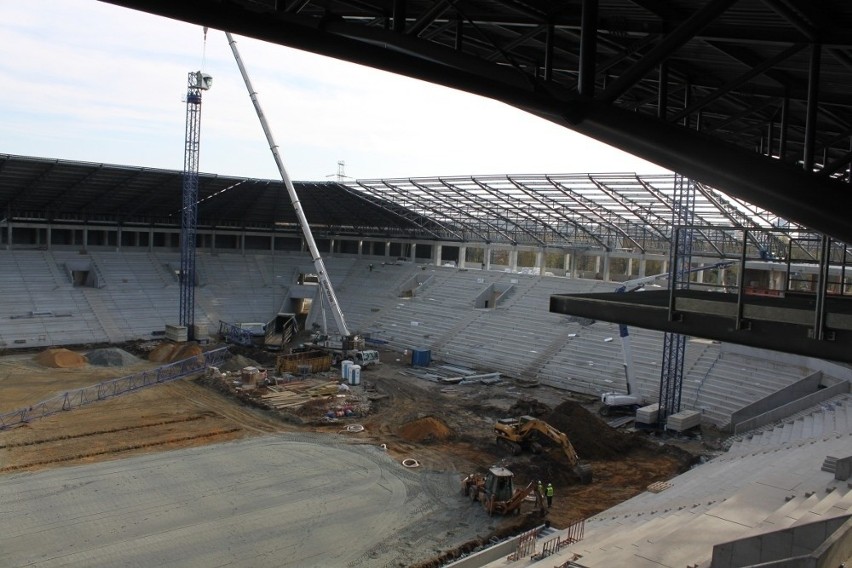 Stadion miejski w Tychach. Termin zakończenia budowy - 11...