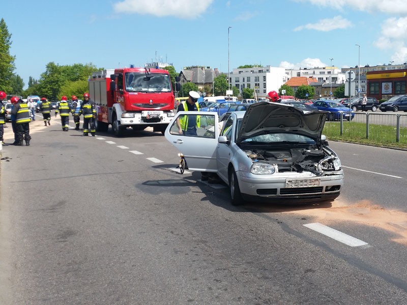 Karambol w Koszalinie na al. Armii Krajowej koło dworca PKP [zdjęcia, wideo] AKTUALIZACJA 