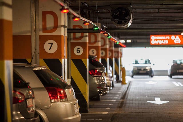 Dzięki zintegrowanemu systemowi parkowania w Focus Mall, kierowcy nie błądzą już w poszukiwaniu miejsca