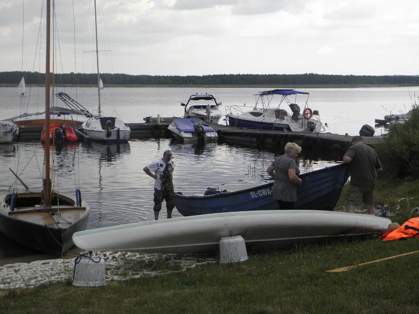 Podczas dnia otwartego Mariny Poraj można sprawdzić się w...