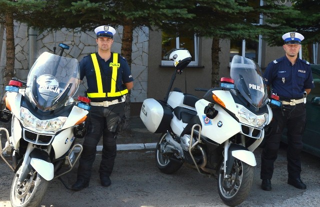 Sierż. sztab. Sebastian Kozdra oraz st. sierż. Mateusz Włodarczyk eskortowali na motocyklach do Opola samochód, w którym znajdował się 7-latek po wypadku.