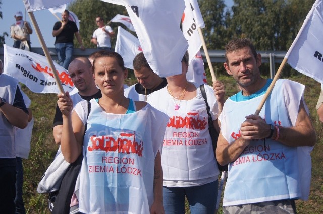 Protest Solidarności przed Jysk w Radomsku