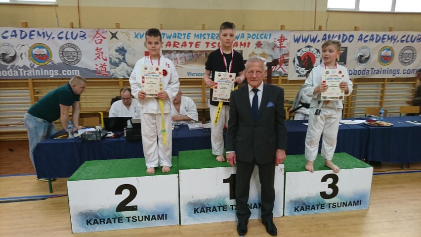 22 medale karateków z Dębnicy Kaszubskiej na Mistrzostwach Polski w Warszawie 