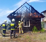 77-letni mężczyzna zginął w pożarze domu jednorodzinnego przy ulicy Długiej w Nisku [ZDJĘCIA]