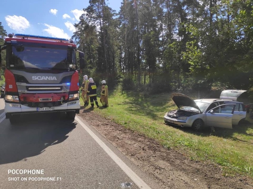 Chraboły. Wypadek na DK 65. Zderzyły się dwa samochody (zdjęcia)