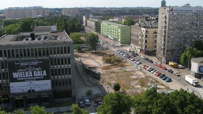 12 Czerwca 2008.  Budynek "Odry" znika z pejzazu Szczecina.