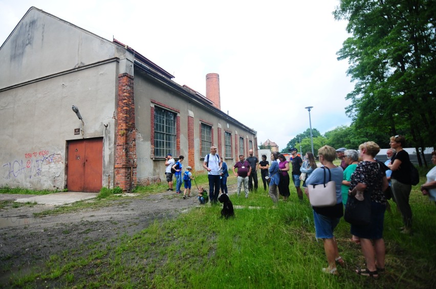 Kraków. Pierwszy popandemiczny spacer po szpitalu Babińskiego i jego terenach zielonych