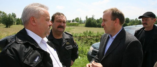 Wicepremier Grzegorz Schetyna odwiedził zalane miejscowości.