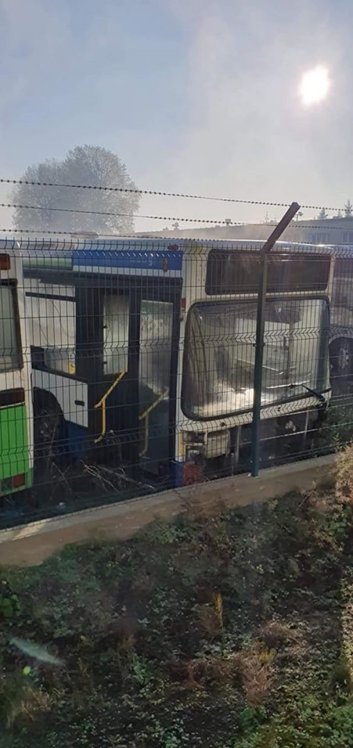 Pożar autobusu w Wejherowie[29.10.2019] Strażakom szybko udało się opanować ogień [ZDJĘCIA]