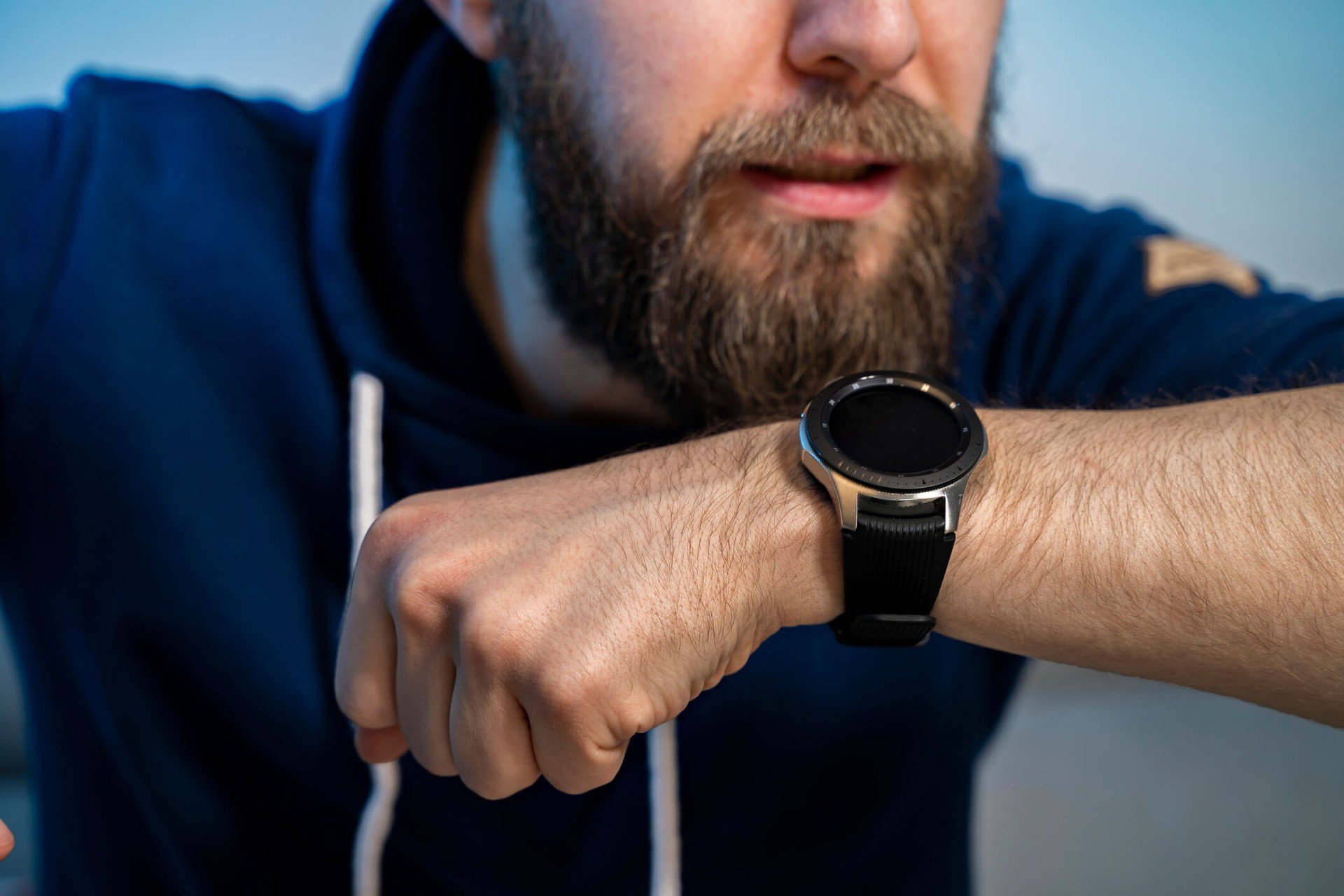 Inteligentny zegarek na co dzień? TOP 10 najlepszych smartwatchy dla  mężczyzn | GRA.PL