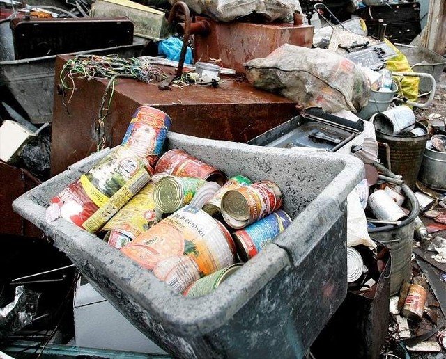 Nie tylko takie śmieci zbierają lokatorzyNie tylko takie śmieci zbierają lokatorzy