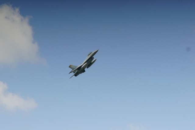 Nad Lubuskiem można zobaczyć latające myśliwe F-16. Jest to związane jest z ćwiczeniami Ramstein Legacy 2022, w których biorą udział polscy żołnierze.
