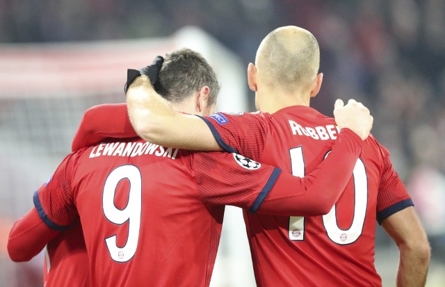 Po dwie bramki dla mistrzów Niemiec zdobyli Robert Lewandowski i Arjen Robben