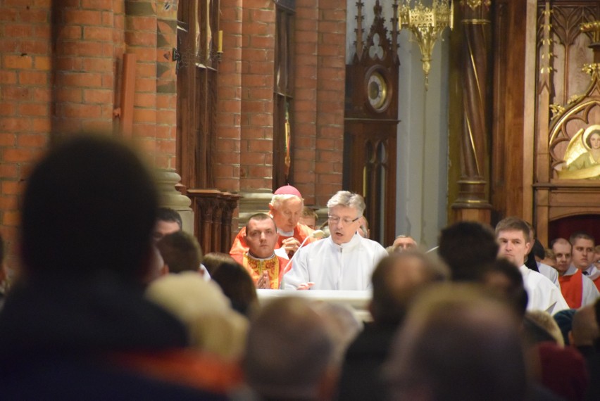 W kościołach odprawiona została liturgia Męki Pańskiej