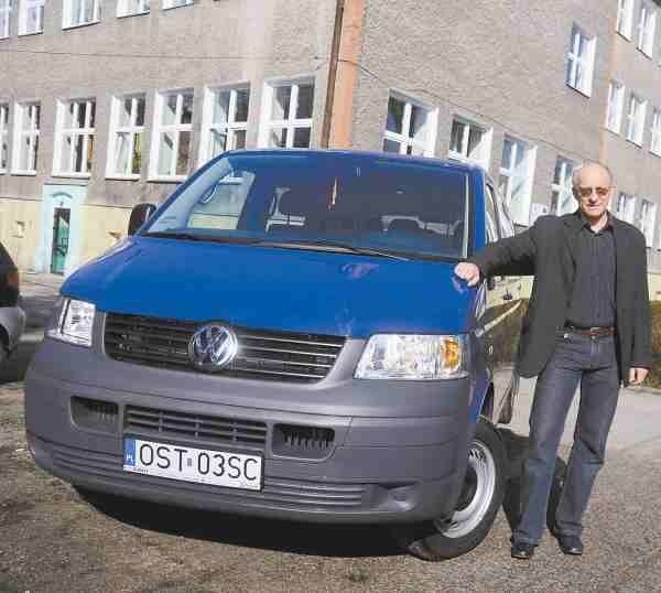 - Bus bardzo nam się przyda, bo w naszym ośrodku mamy aż 188 niepełnosprawnych uczniów - mówi Ryszard Baszuk, dyrektor Specjalnego Ośrodka Szkolno-Wychowawczego w Leśnicy.