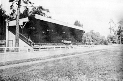 Drewniane trybuny stadionu zwierzynieckiego z 1936 roku zostały rozebrane dopiero w końcu lat 70-tych