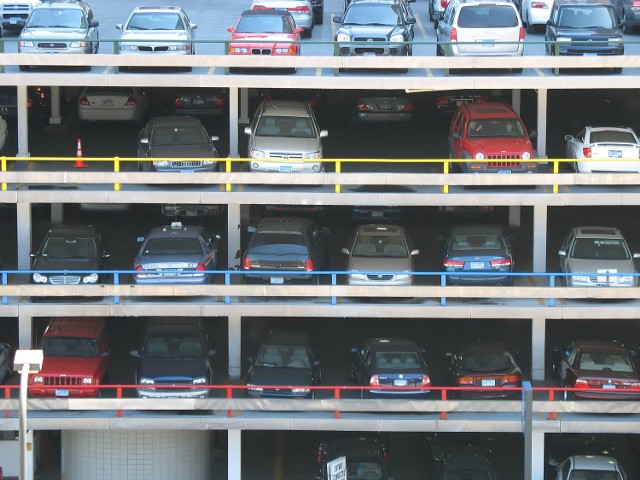 Władze Ustki chcą wybudować piętrowy parking