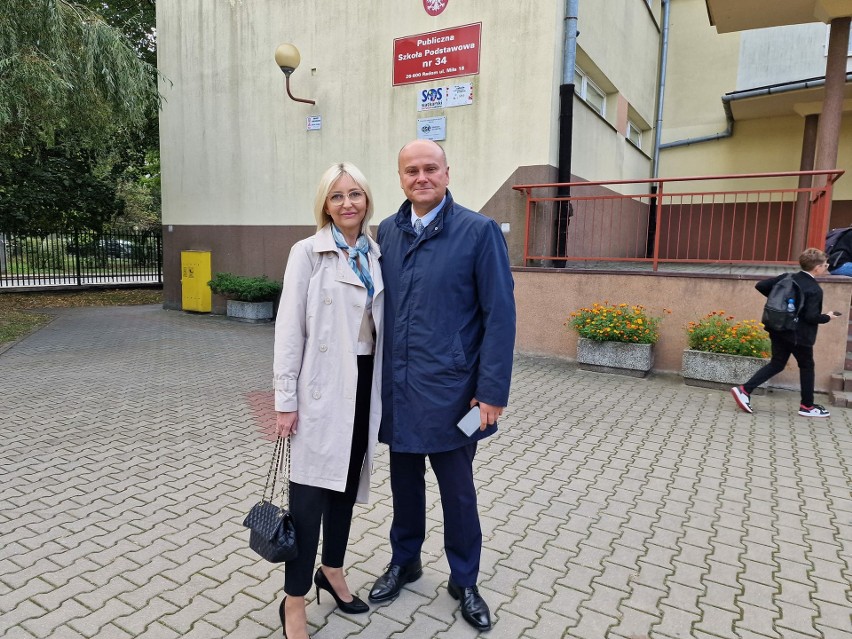 Andrzej Kosztowniak z żoną podczas wyborów, chwilę po...