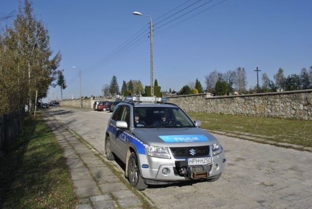 W rejon cmentarzy w powiecie szydłowieckim skierowanych zostanie więcej patroli.