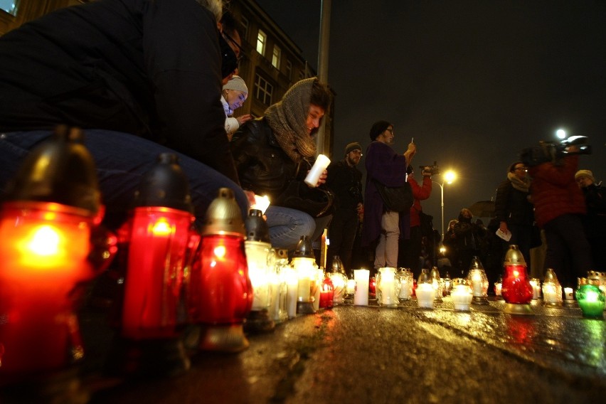 PiS-OFF we Wrocławiu. Kobiety protestowały (RELACJA, ZDJĘCIA)