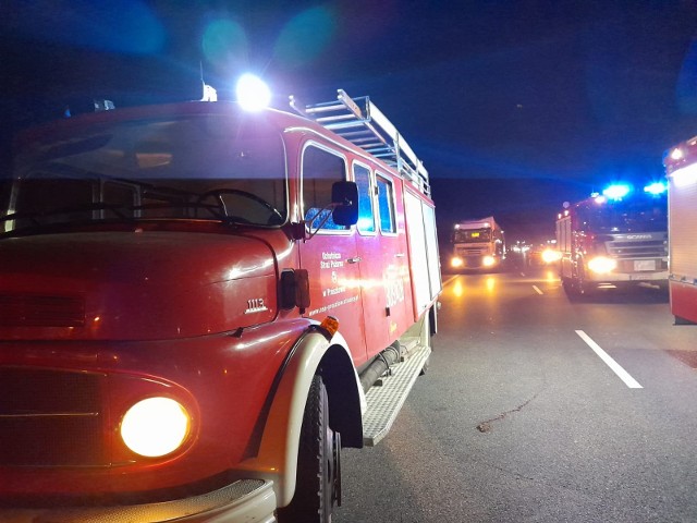 Nad ranem ciężarówka zablokowała ruch w kierunku Wrocławia na autostradzie A4