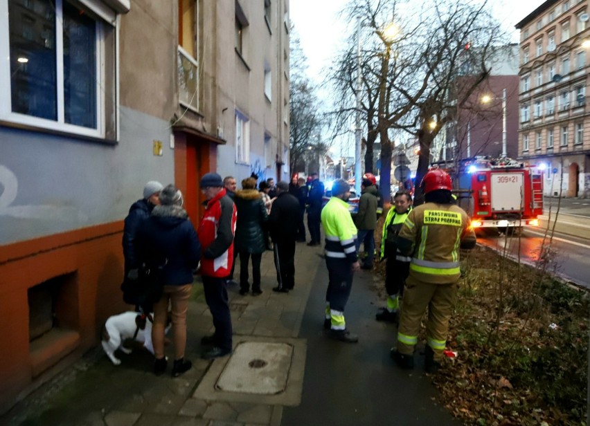 Z kamienicy przy ul. Hubskiej 65 we Wrocławiu ewakuowano...