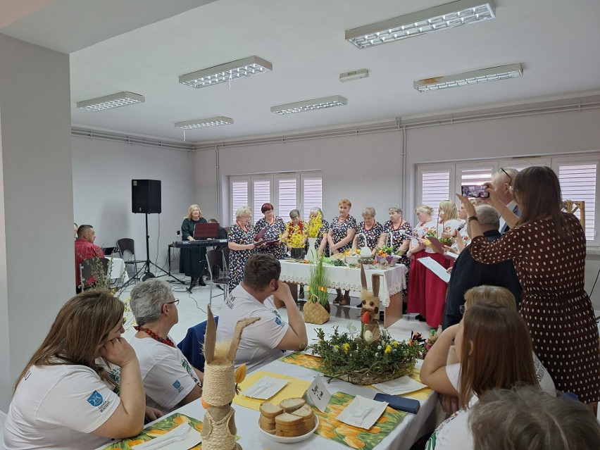 Spotkanie Wielkanocne w Centrum Kultury w Wilczycach. Były życzenia, program artystyczny i świąteczne potrawy.  Zobaczcie zdjęcia 