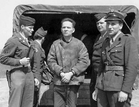 Rudolf Hoess został aresztowany wgospodarstwie Gottrupel. Ukrywał się tam jako Franz Lang