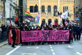 Manifestacja kobiet we Wrocławiu. Marsz przeszedł ulicami miasta [ZDJĘCIA]