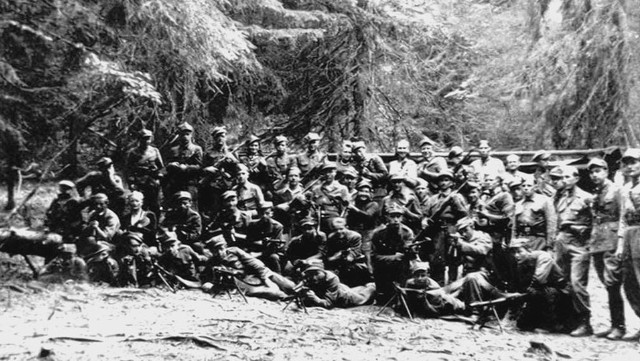 Partyzanci Zgrupowania Narodowych Sił Zbrojnych dowodzonego przez kpt. Henryka Flamego „Bartka”