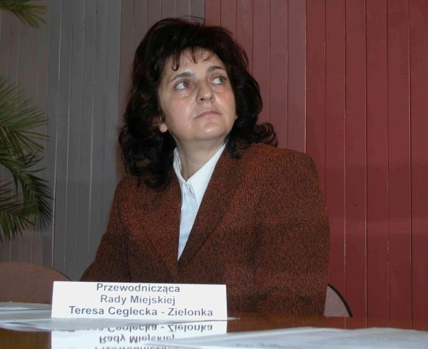 Teresa Ceglecka-Zielonka jest działaczką społeczną i aktywistką w Namysłowie. Ma tam spore poparcie wśród mieszkańców gminy i powiatu. Na zdj. z okresu kiedy była przewodniczącą rady miejskiej.
