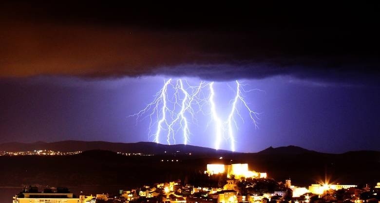 Nadciągają gwałtowne burze z gradem. IMGW wydało ostrzeżenia meteorologiczne dla Gdańska i pozostałych części Pomorza!