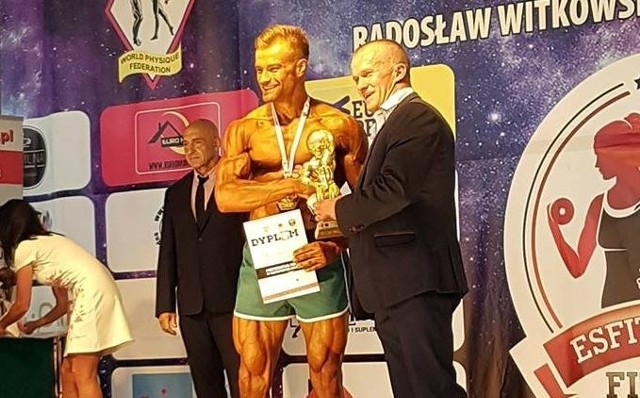 Kamil Szlęzak był najlepszy w swojej kategorii na mistrzostwach Polski w kulturystyce.