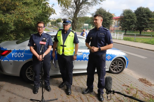 Podczas konferencji prasowej policjanci z drogówki przedstawili plany nowego programu, który się rozpocznie i podsumowali działania podczas ubiegłych wakacji.