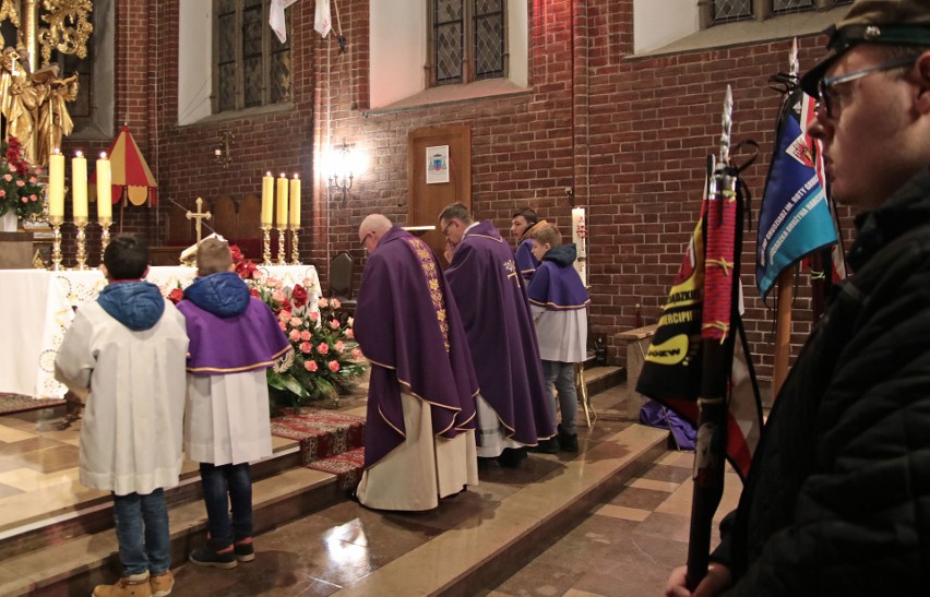 Mieszkańcy Grudziądza wzięli udział we mszy świętej pamięci...