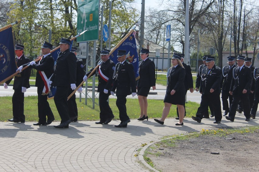 Dzień Strażaka w Belsku Dużym. Świętowali druhowie z kilku jednostek Ochotniczych Straży Pożarnej. Zobaczcie zdjęcia