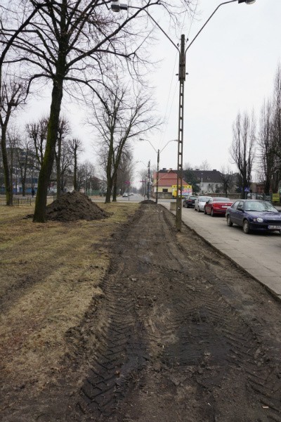 W Kutnie remontują Peowiacką i chodniki na ul. Troczewskiego [ZDJĘCIA]