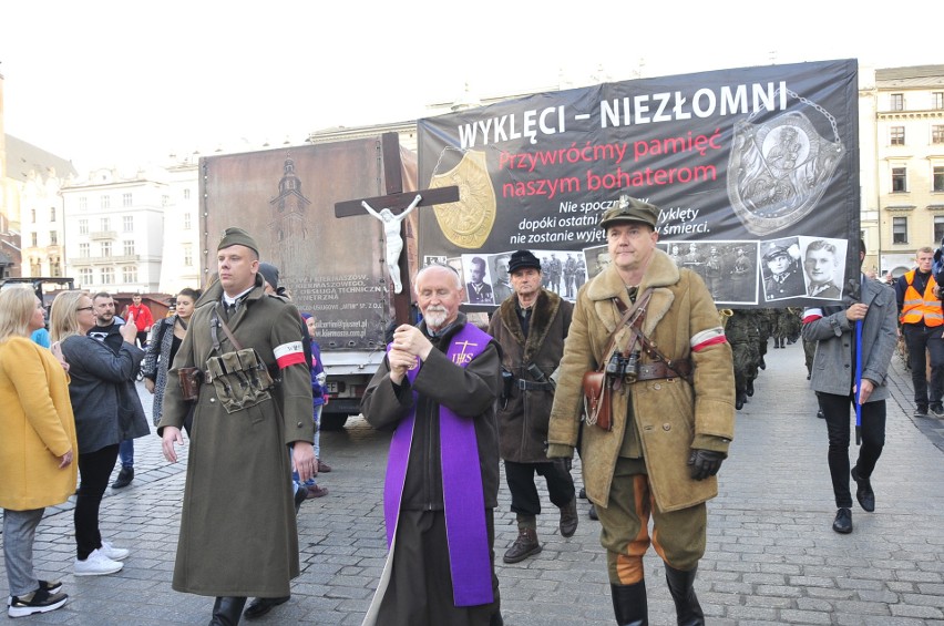 VI Krakowskie Zaduszki za Żołnierzy Niezłomnych. Przywróćmy pamięć naszym bohaterom [ZDJĘCIA]