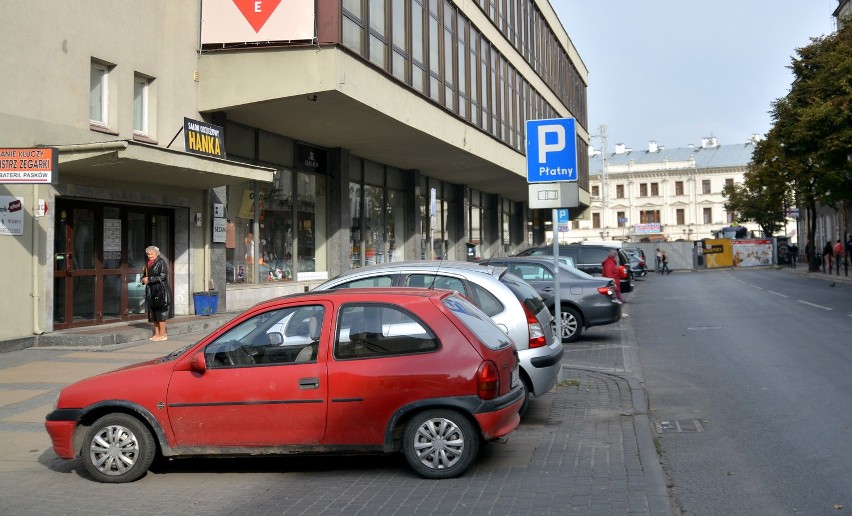 Uczciwi kierowcy i cwaniaki, czyli codzienność lubelskiej strefy parkowania