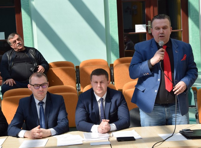 Radny PiS Mariusz Bodo zapowiedział, że ze względu na sposób, w jaki procedowano uchwałę o nadaniu rondu imienia WOŚP, nie weźmie udziału w głosowaniu.