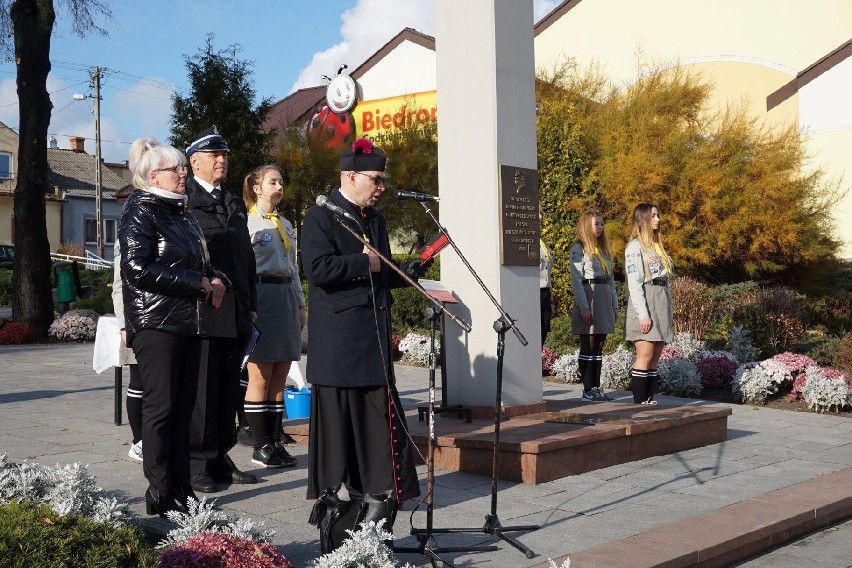 Niepodległość i lokacja Ożarowa. Dwie ważne rocznice świętowano w mieście 11 listopada [ZDJĘCIA]