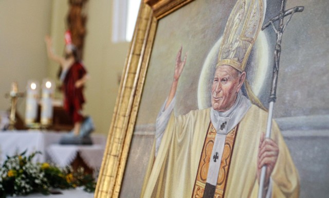 Episkopat: Medialny atak na św. Jana Pawła II i jego pontyfikat znajduje także swoją przyczynę w nastawieniu do jego nauczania.