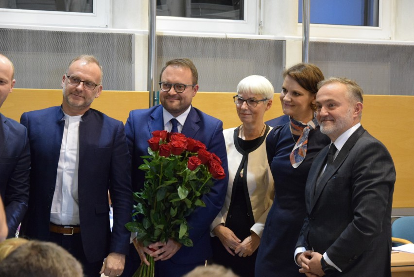 Uroczysta sesja Rady Miasta Gdyni. Radni ślubowali na kolejną kadencję [zdjęcia]