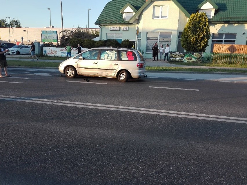 Rajd pijanego 53-latka ulicami Wielunia. Taranował znaki, uszkodził inny pojazd i radiowóz 