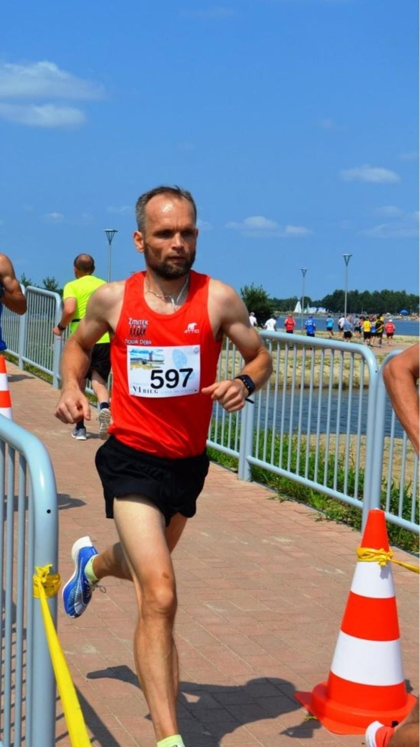 To 38-letni biegacz zapaleniec z Majdanu Królewskiego. W...