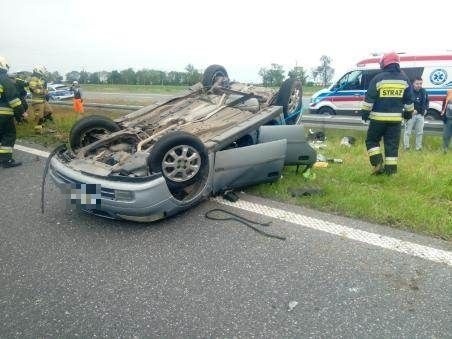 Wypadek na autostradzie A1 w powiecie włocławskim. Trzy osoby w szpitalu [zdjęcia]