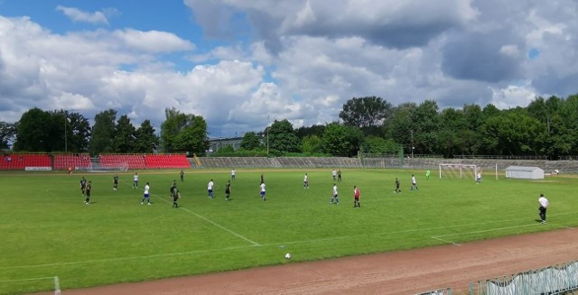 Star Starachowice przegrał ostatni sparing przed inauguracją sezonu w czwartej lidze.