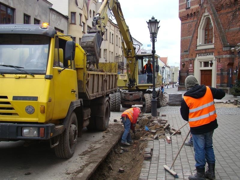 Oświęcim. Drogowcy zajęli kolejną część ul. Jagiełły. Kierowcy muszą być przygotowani na utrudnienia w ruchu